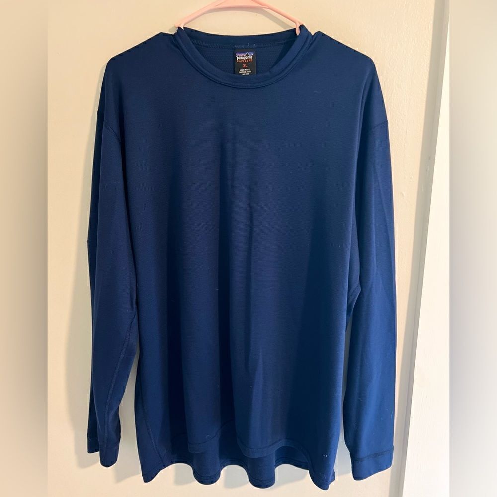 Patagonia Mens Medium Capilene Long Sleeve Blue Crew Neck Shirt USA Size XL